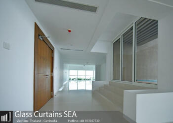 Cửa kính lùa 3 cánh 3 ray sang trọng từ Glass Curtains SEA