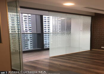 Lắp đặt cửa kính xếp trượt tại căn hộ LANDMARK 81 TP HCM