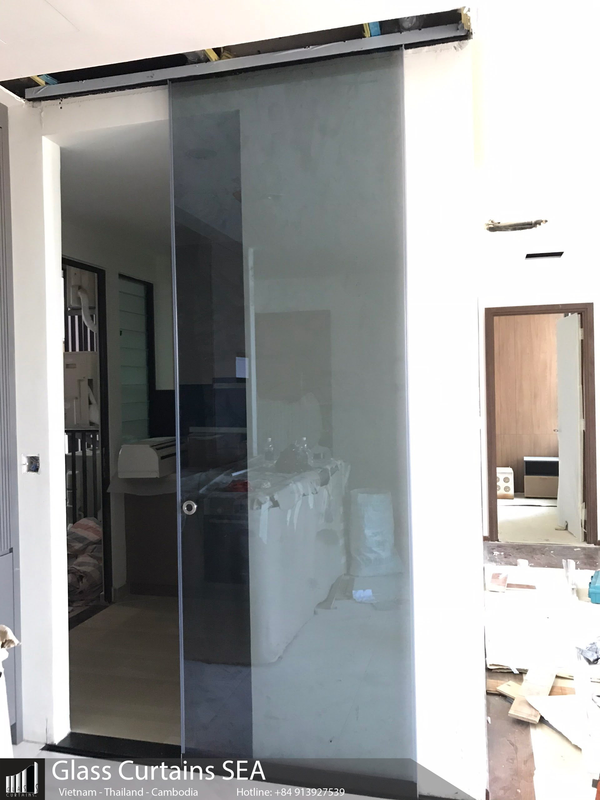 Glass Curtain Sea thi công vách kính di động cho căn hộ THE D EDGE 3