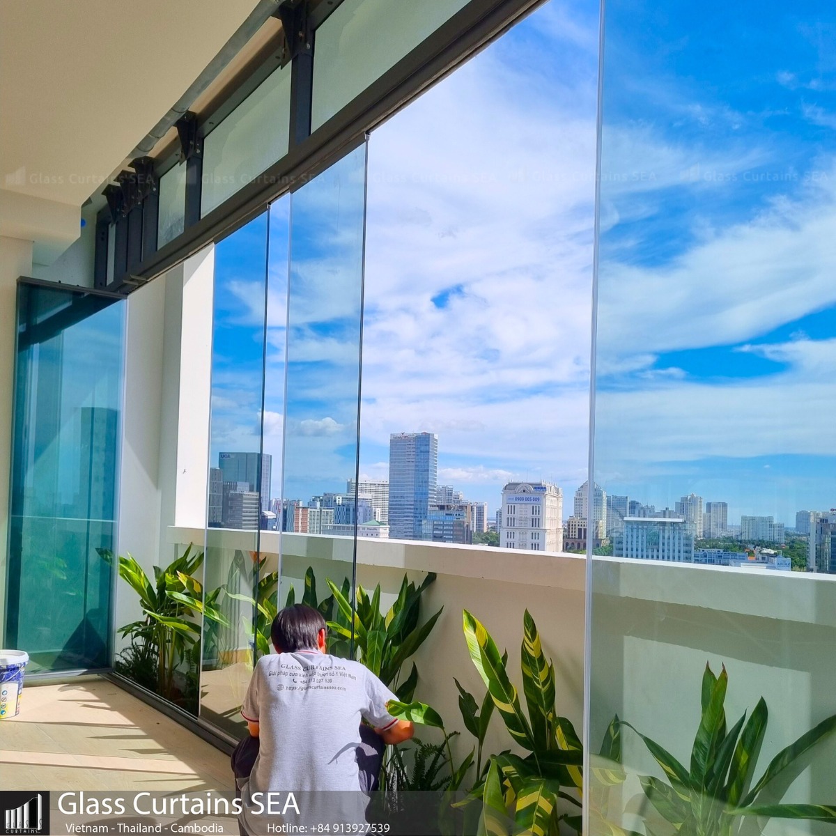 Thi công cửa kính cường lực không khung tại Glass Curtains SEA 7