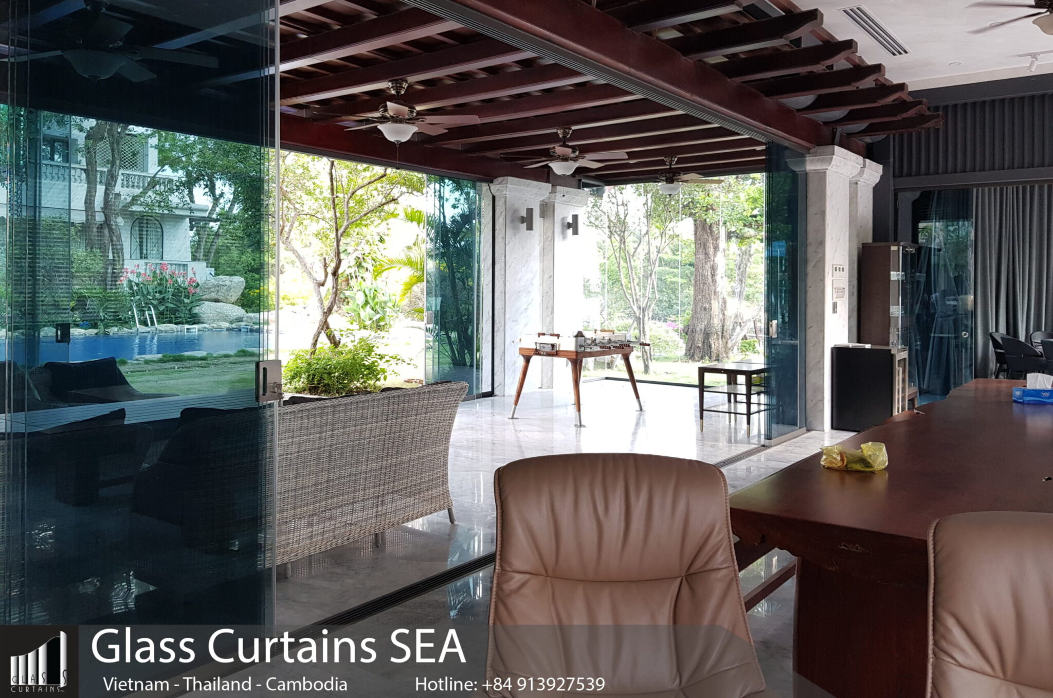 Cửa kính lùa 20 cánh 10 ray sang trọng từ Glass Curtains SEA