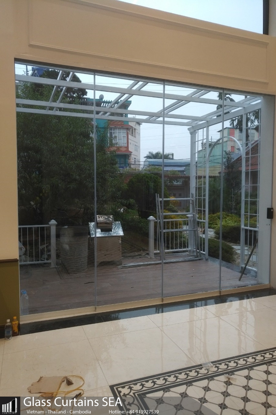 Thi công cửa kính lùa 4 cánh 4 ray tại Glass Curtain Sea sang trọng