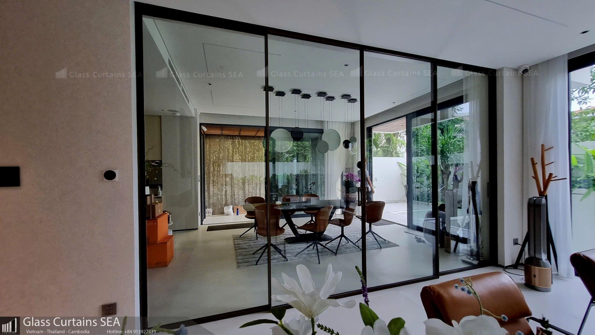 Thi công cửa kính lùa slim tại Glass Curtains SEA 3