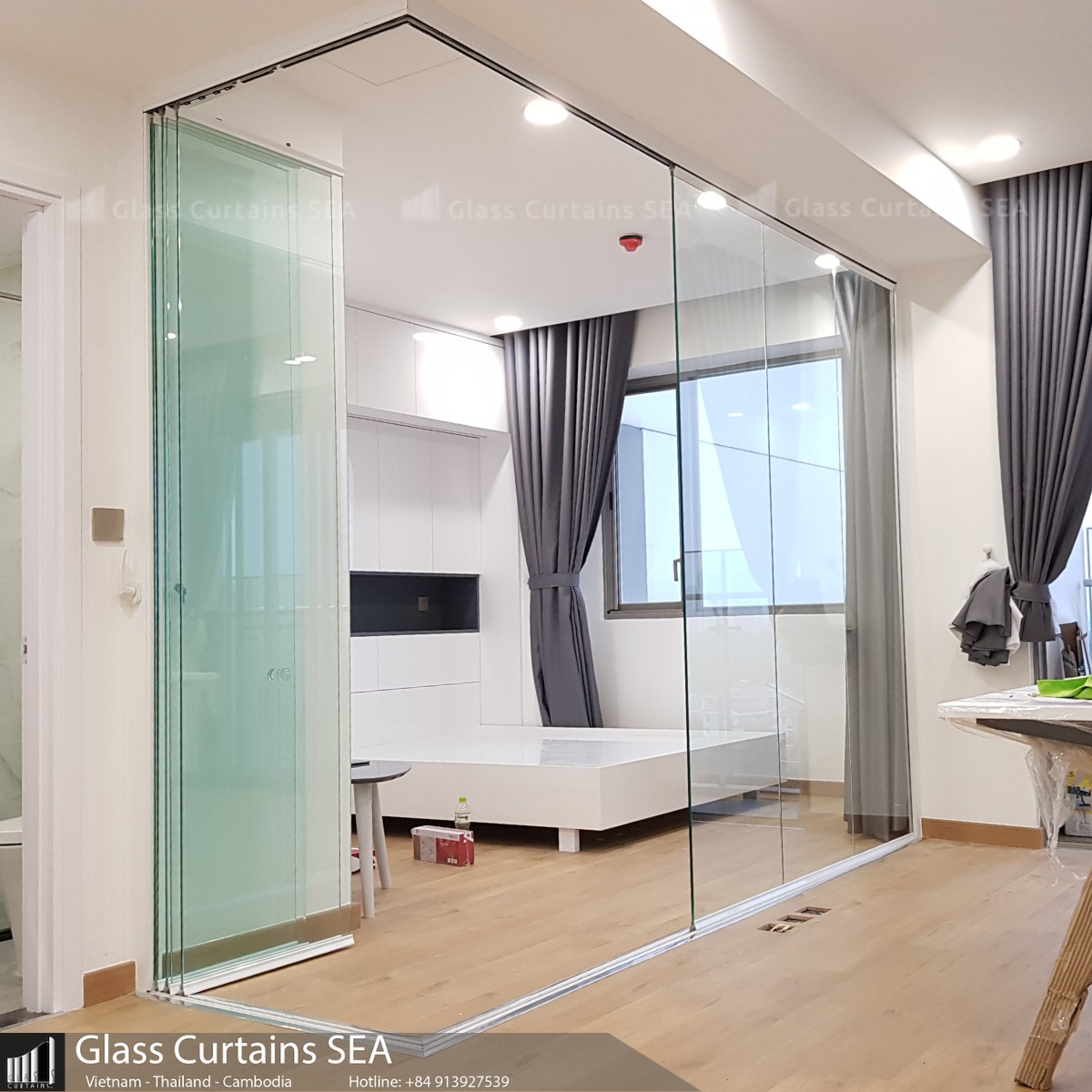 Thi công cửa kính lùa xếp gấp tại Glass Curtains SEA 7