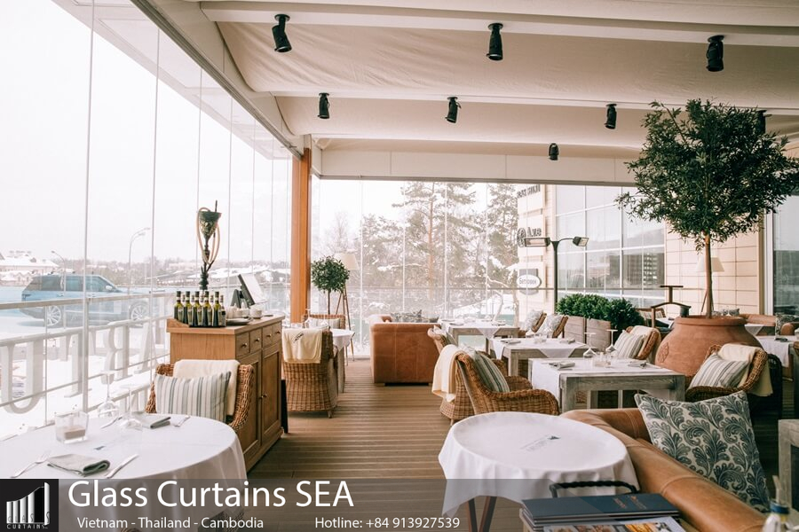 Thi công cửa kính xếp trượt Pivot tại Glass Curtain Sea mới nhất