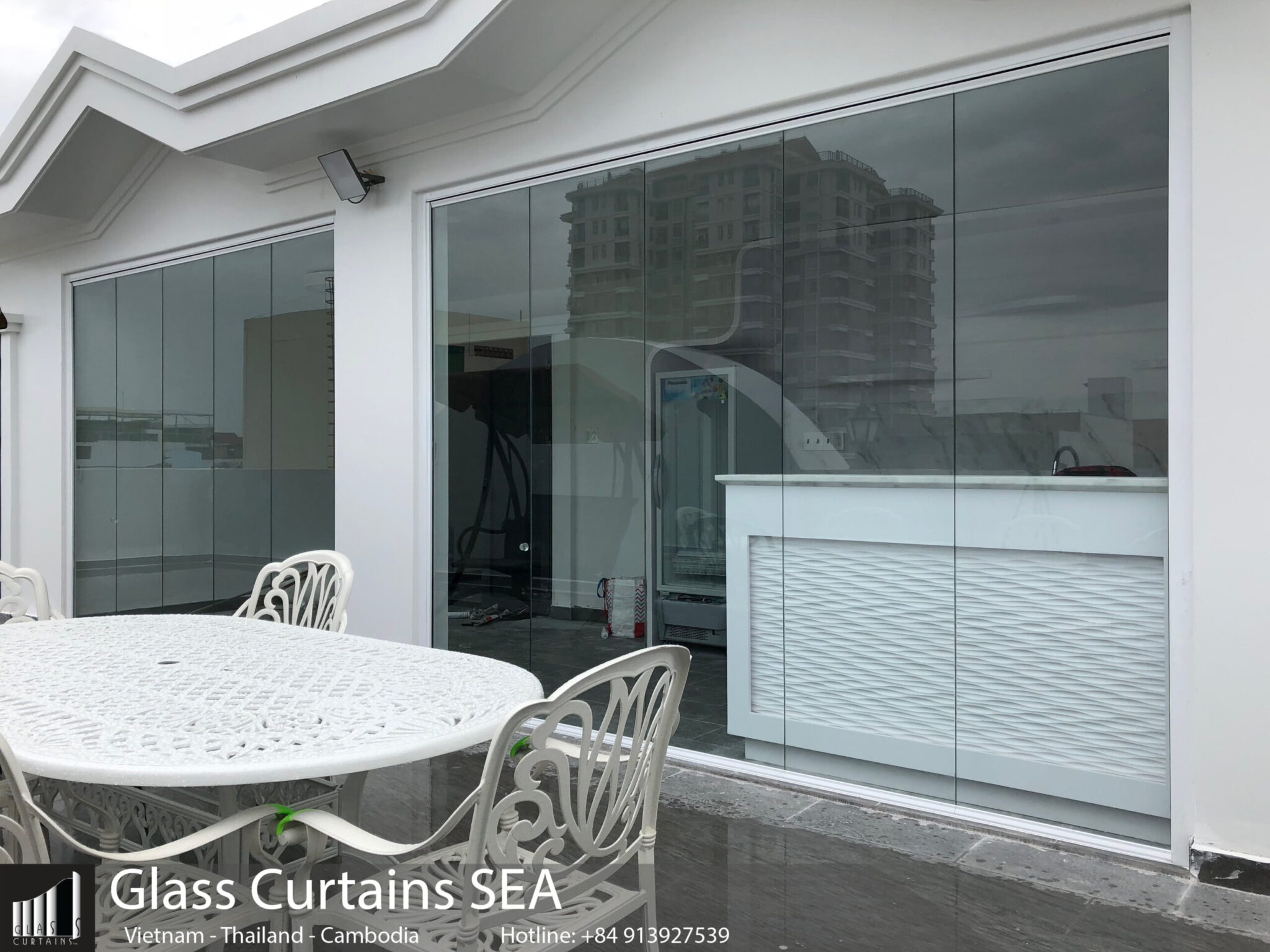 Biệt thự Quận 11 lựa chọn cửa kính từ Glass Curtains SEA