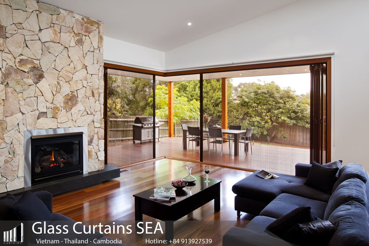 Thi công cửa lưới chống muỗi dạng xếp tại Glass Curtains SEA 3