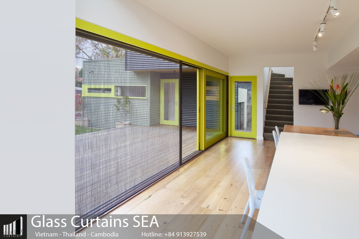 Thi công cửa lưới chống muỗi dạng xếp tại Glass Curtains SEA 5