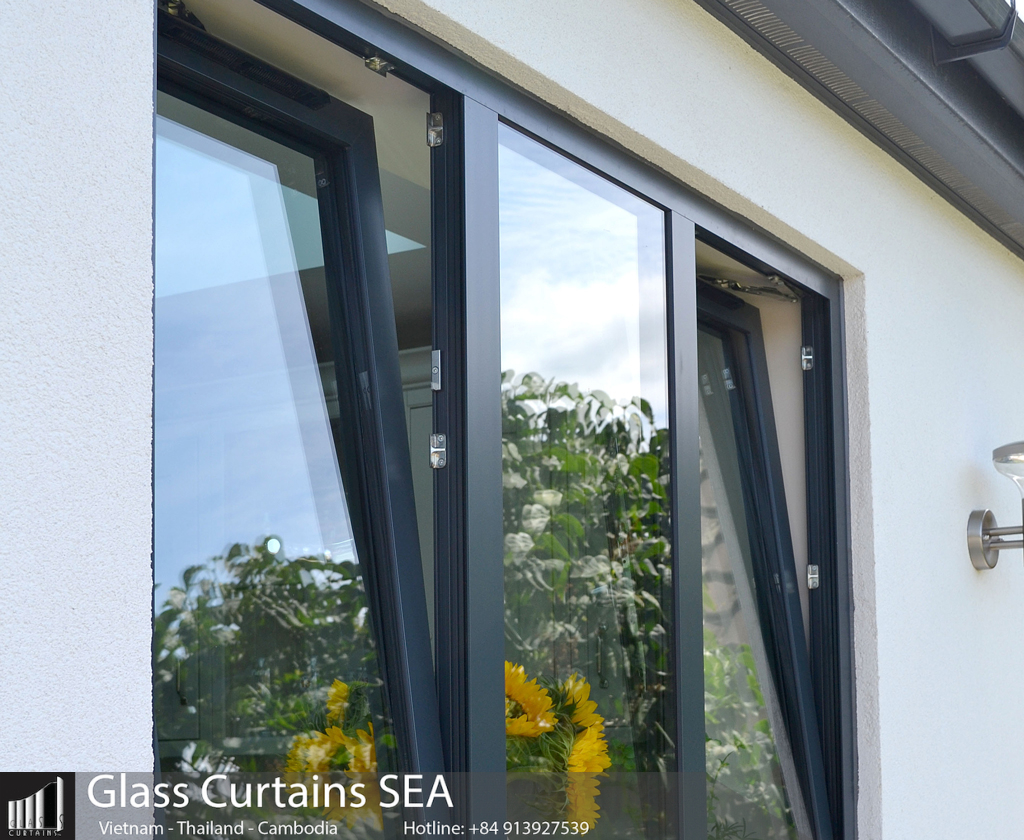 Thi công cửa sổ mở quay tại Glass Curtains SEA 3