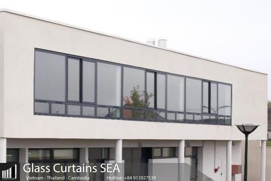 Thi công cửa sổ nhôm lùa 2 cánh tại Glass Curtains SEA 3