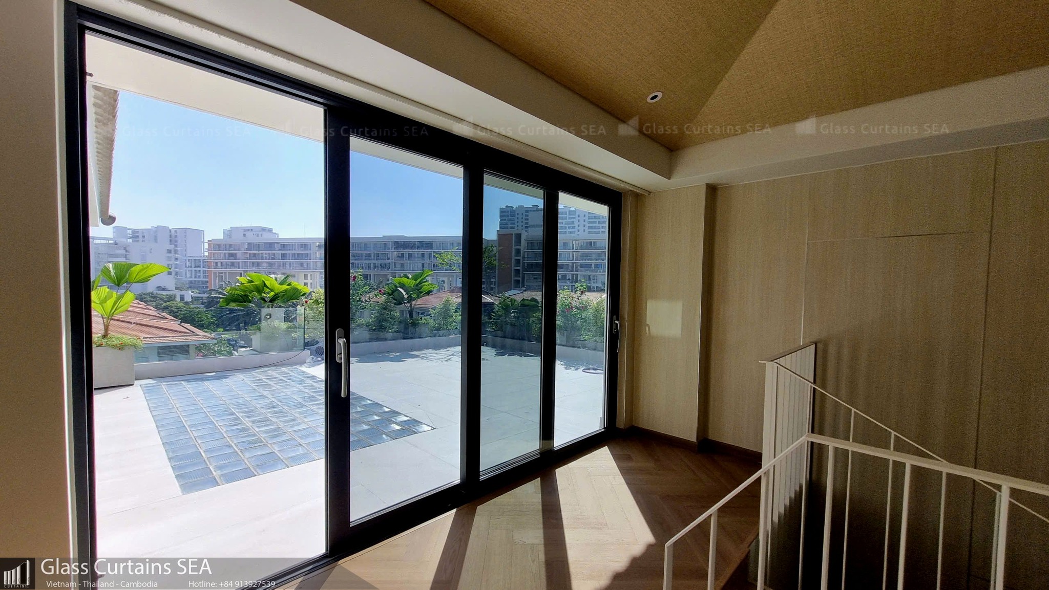 Thi công cửa trượt nhôm kính tại Glass Curtains SEA 3