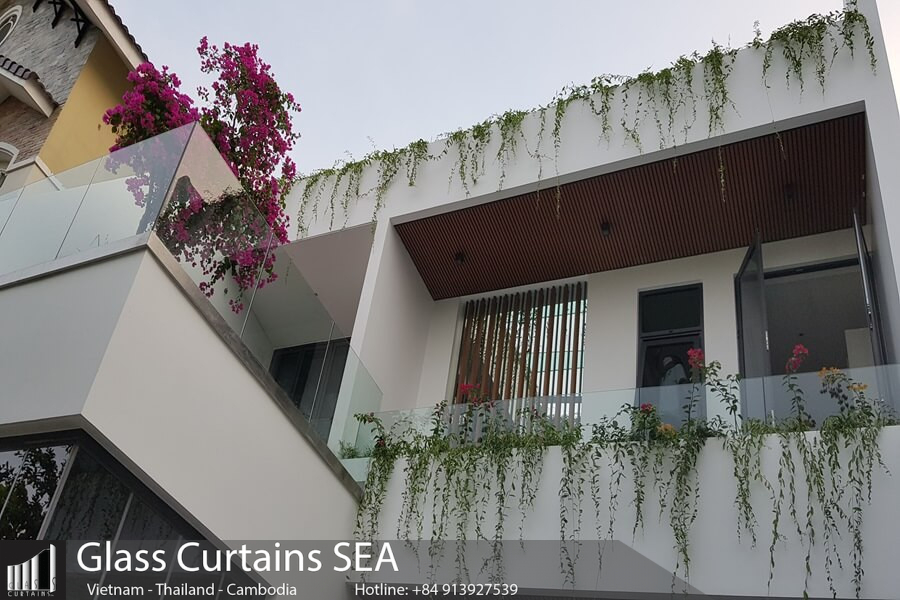 Thi công lan can kính cường lực tại Glass Curtains SEA 1