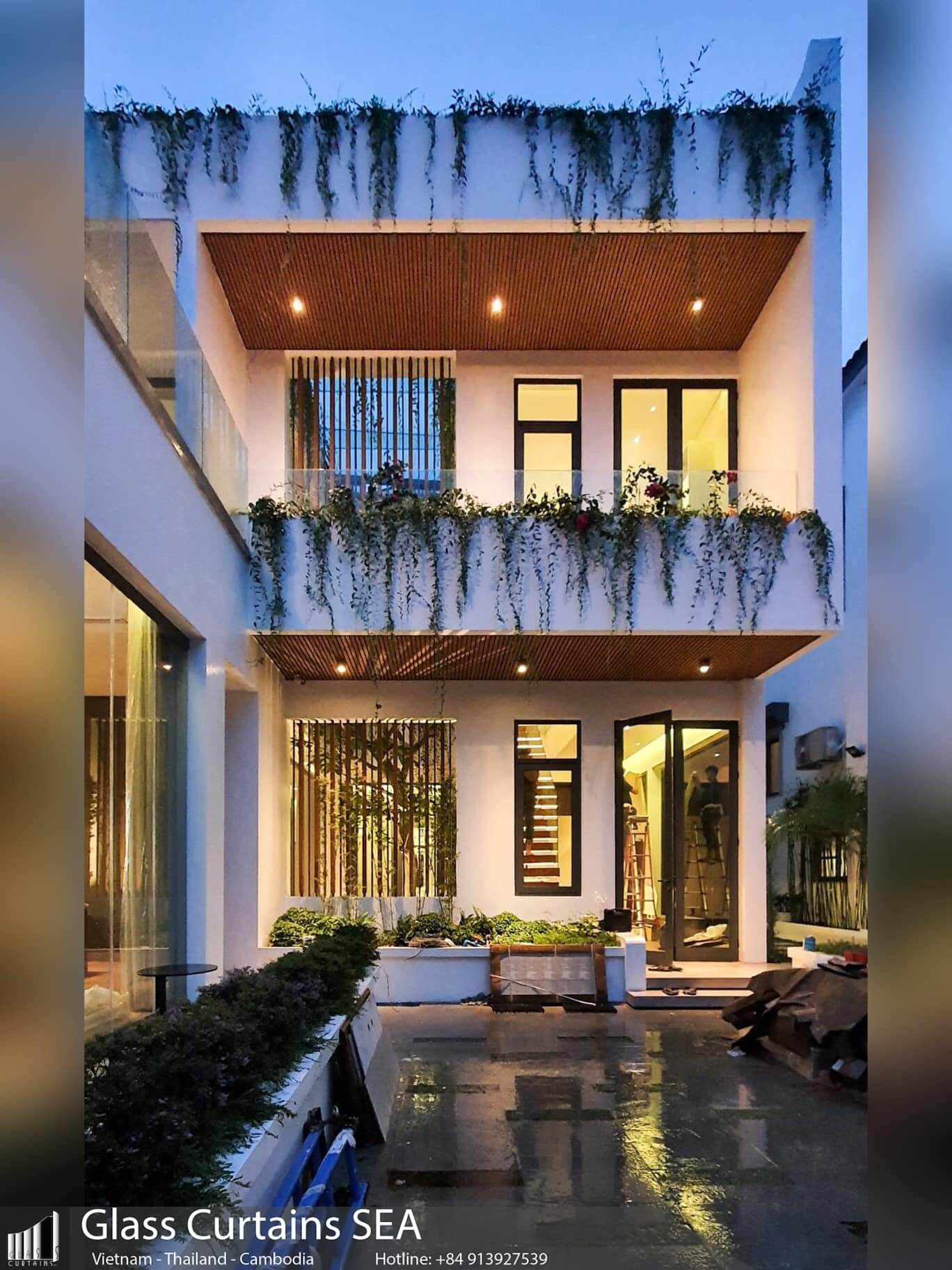 Thi công lan can kính cường lực tại Glass Curtains SEA