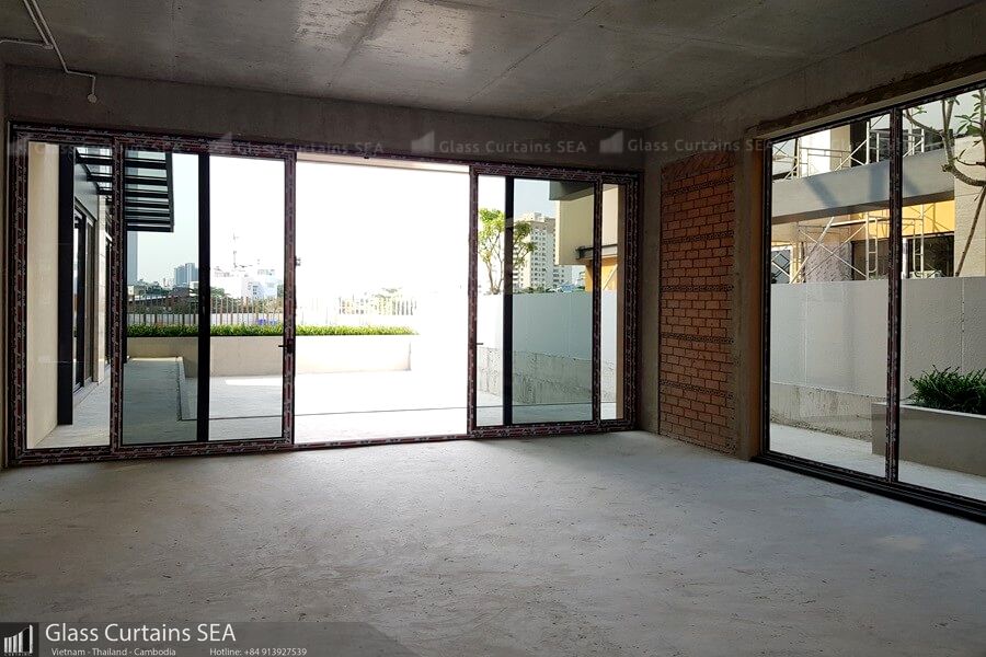 Thi công mẫu cửa nhôm kính tại Glass Curtains SEA 1