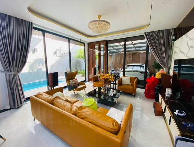 thi công mẫu vách ngăn bếp và phòng khách tại Glass Curtains SEA sang trọng