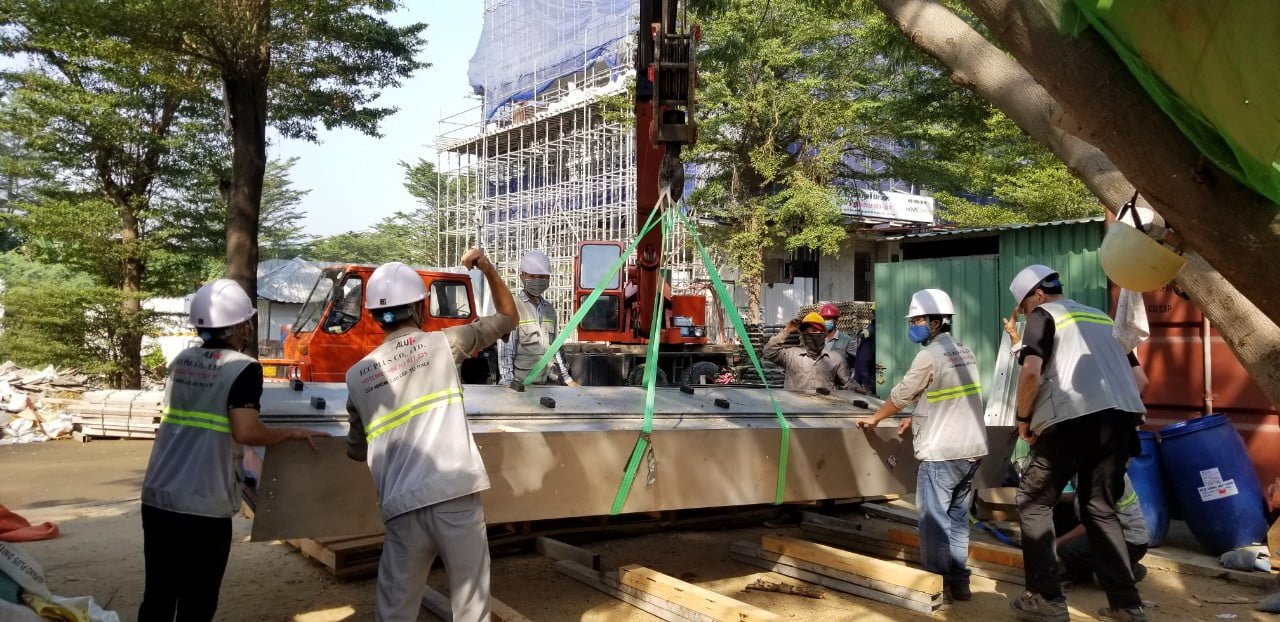 Penthouse Masteri Thảo Điền thi công thi công cửa kính xếp trượt