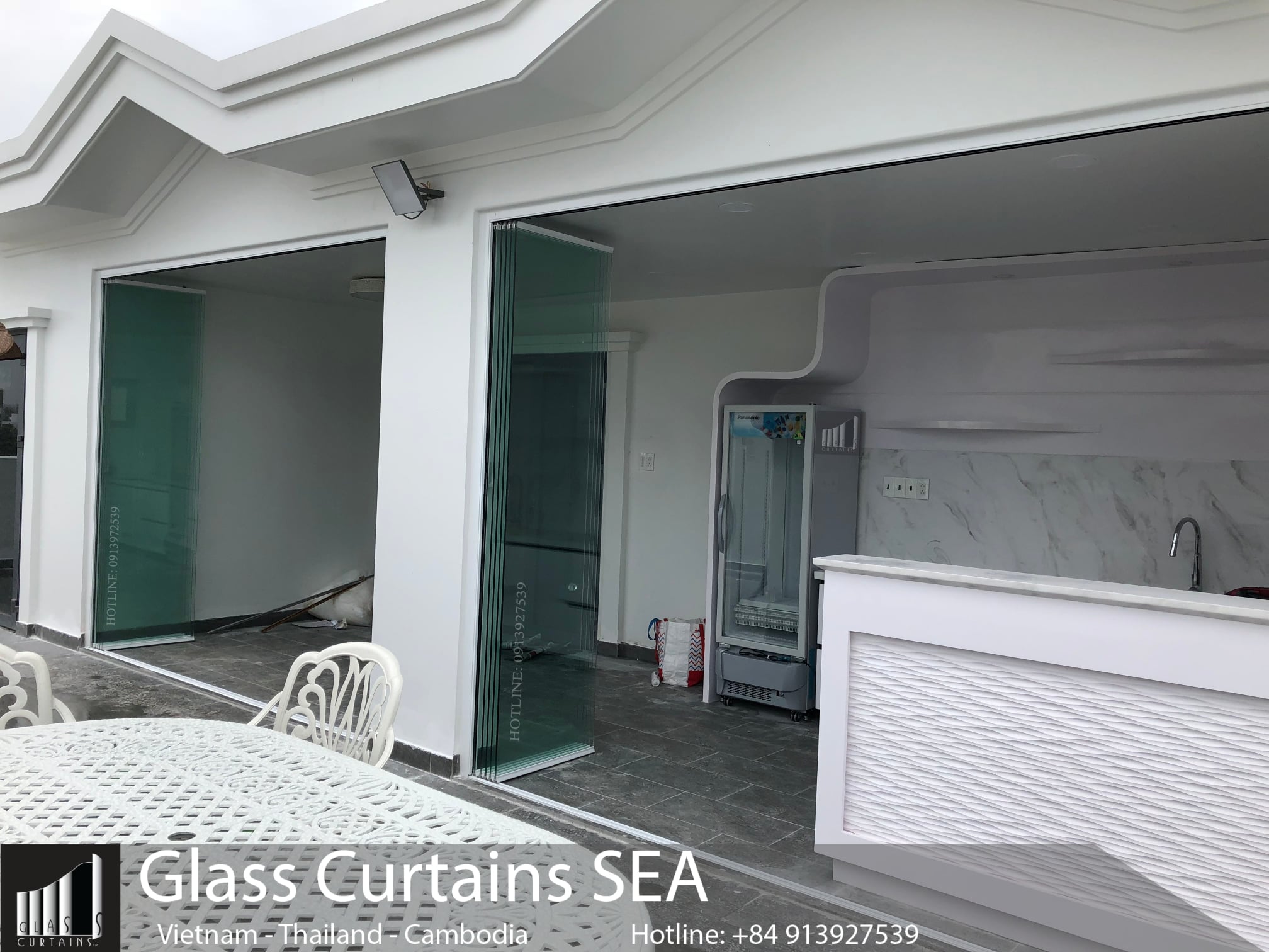 thi công cửa kính xếp trượt tại Glass Curtains SEA
