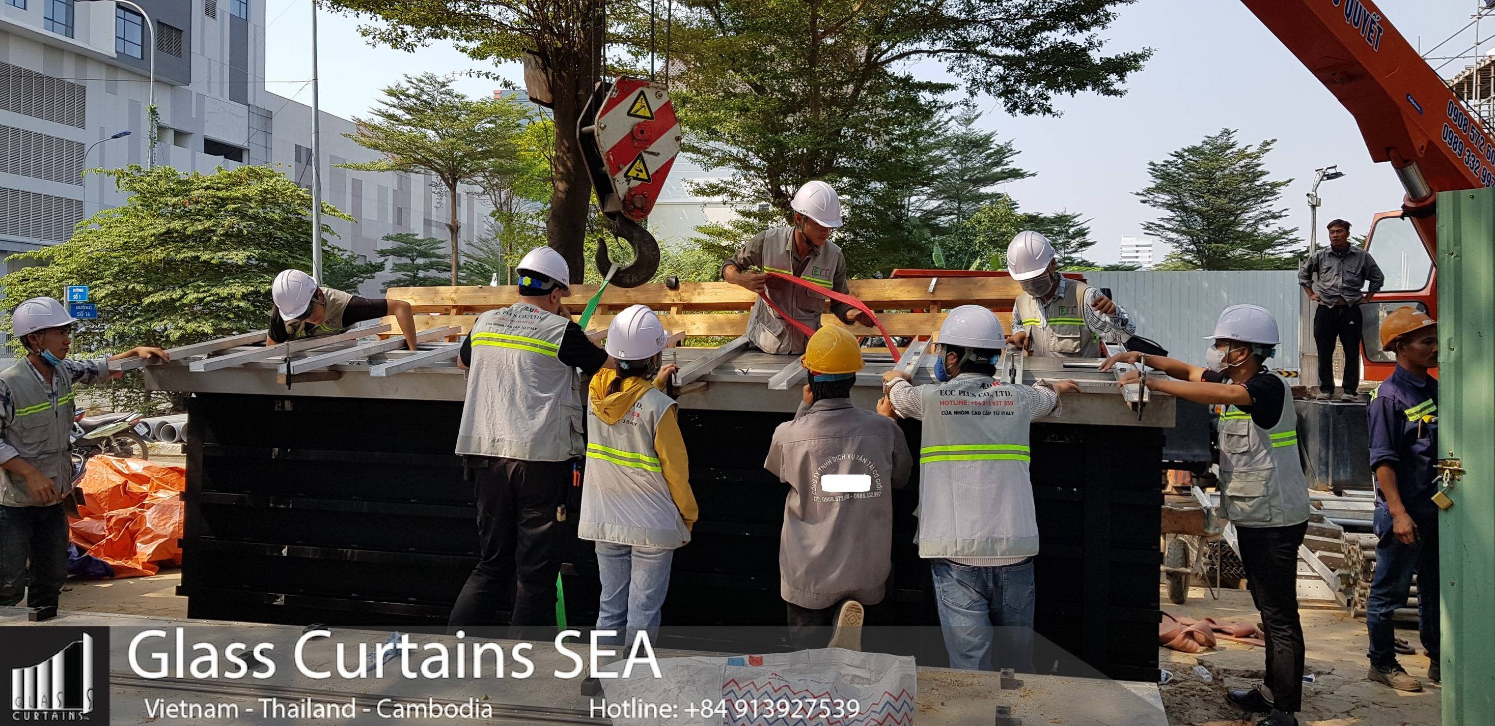 thi công vách kính tại Glass Curtains SEA chuyên nghiệp