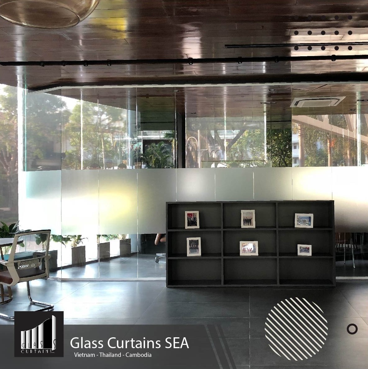 Thiết kế vách ngăn phòng khách tại Glass Curtains SEA 04