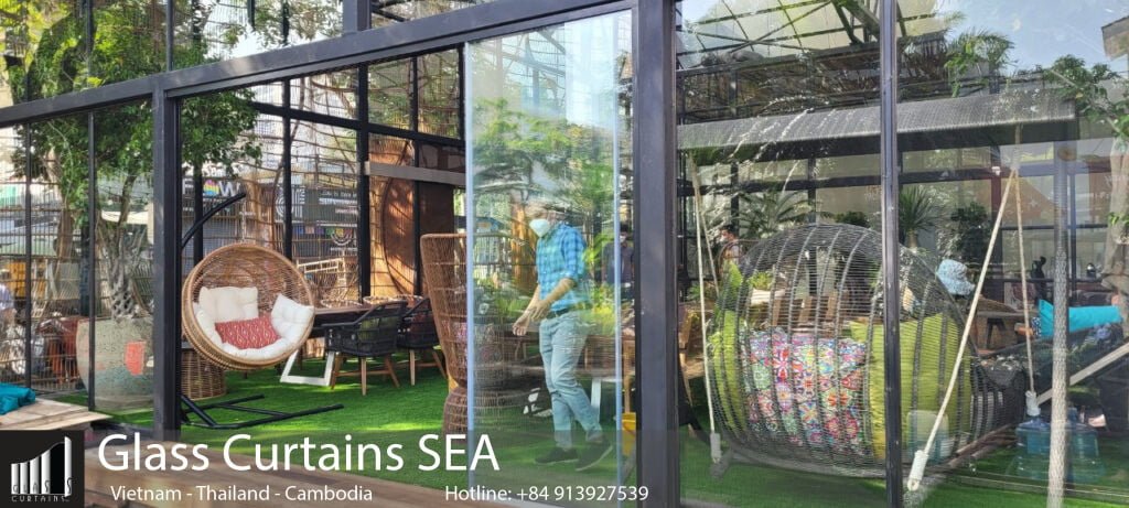 Glass Curtain Sea thi công cửa kính lùa không khung cho URBAN GARDEN SHOWROOM 2