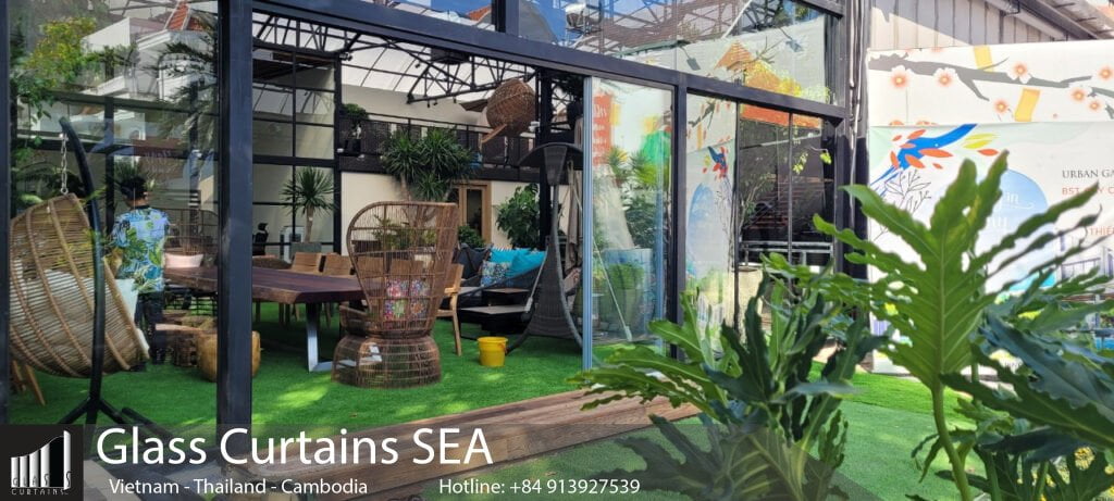 Glass Curtain Sea thi công cửa kính lùa không khung cho URBAN GARDEN SHOWROOM 1