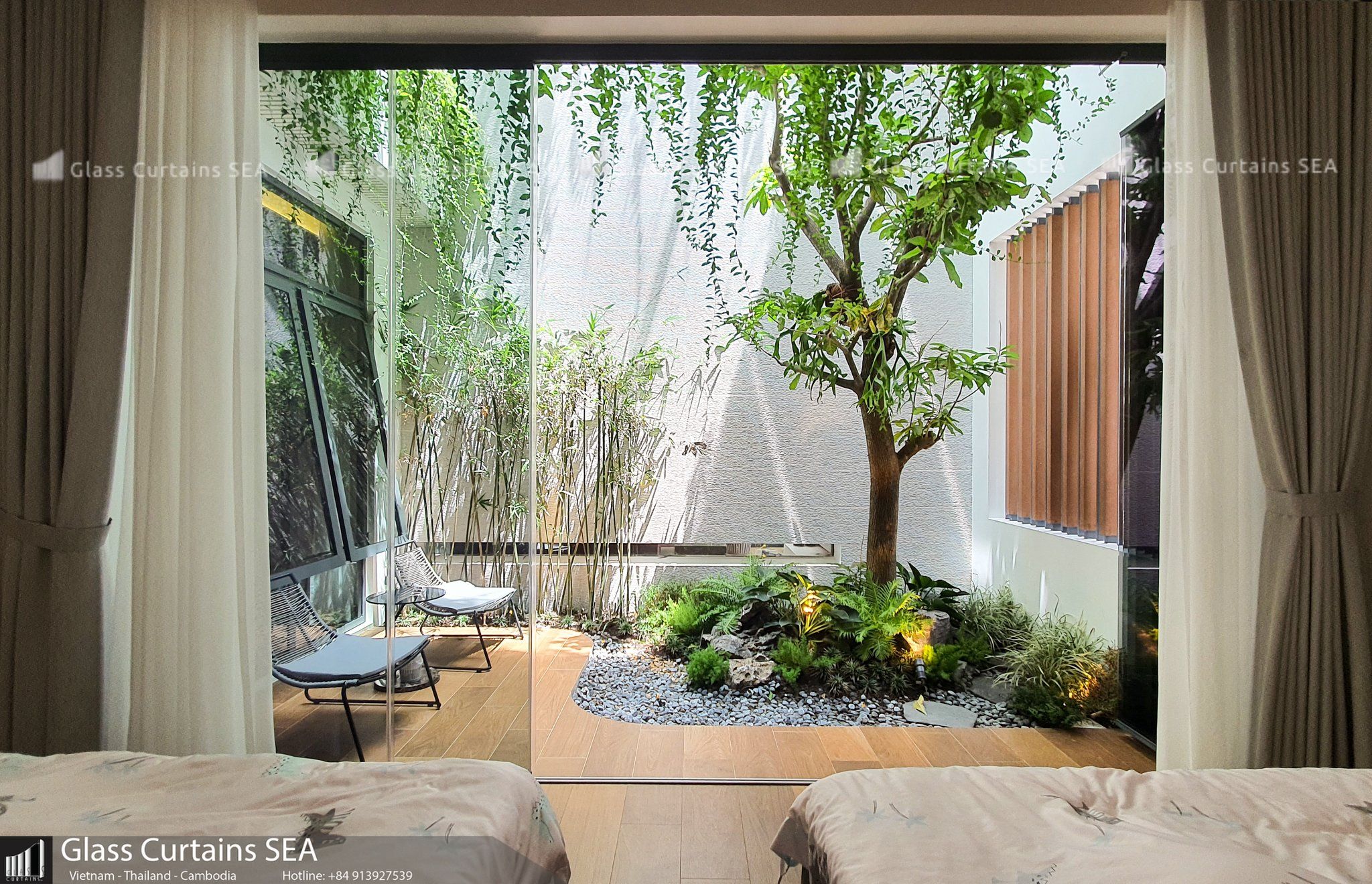 Thi công vách kính cường lực phòng ngủ tại Glass Curtains SEA 7