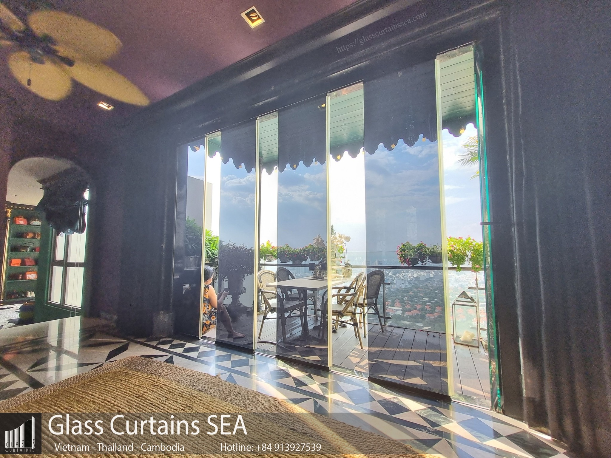 Thi công vách kính không khung tại Glass Curtains SEA 2