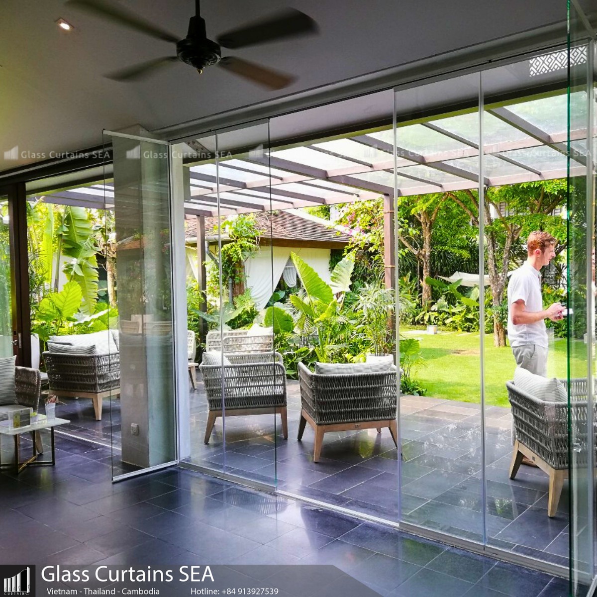 Thi công vách kính không khung tại Glass Curtains SEA 5