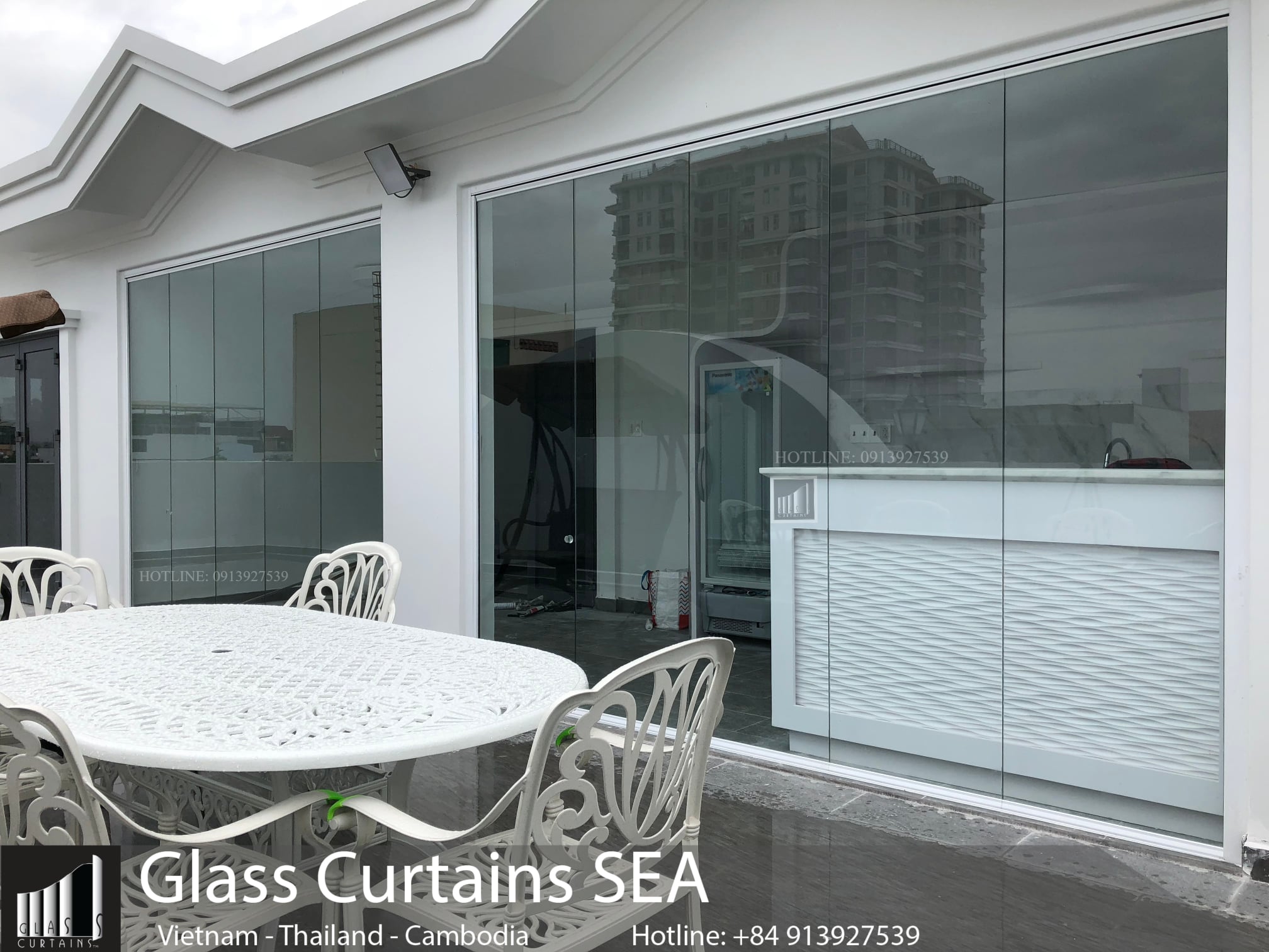 Thi công vách ngăn kính di động tại Glass Curtains SEA 4