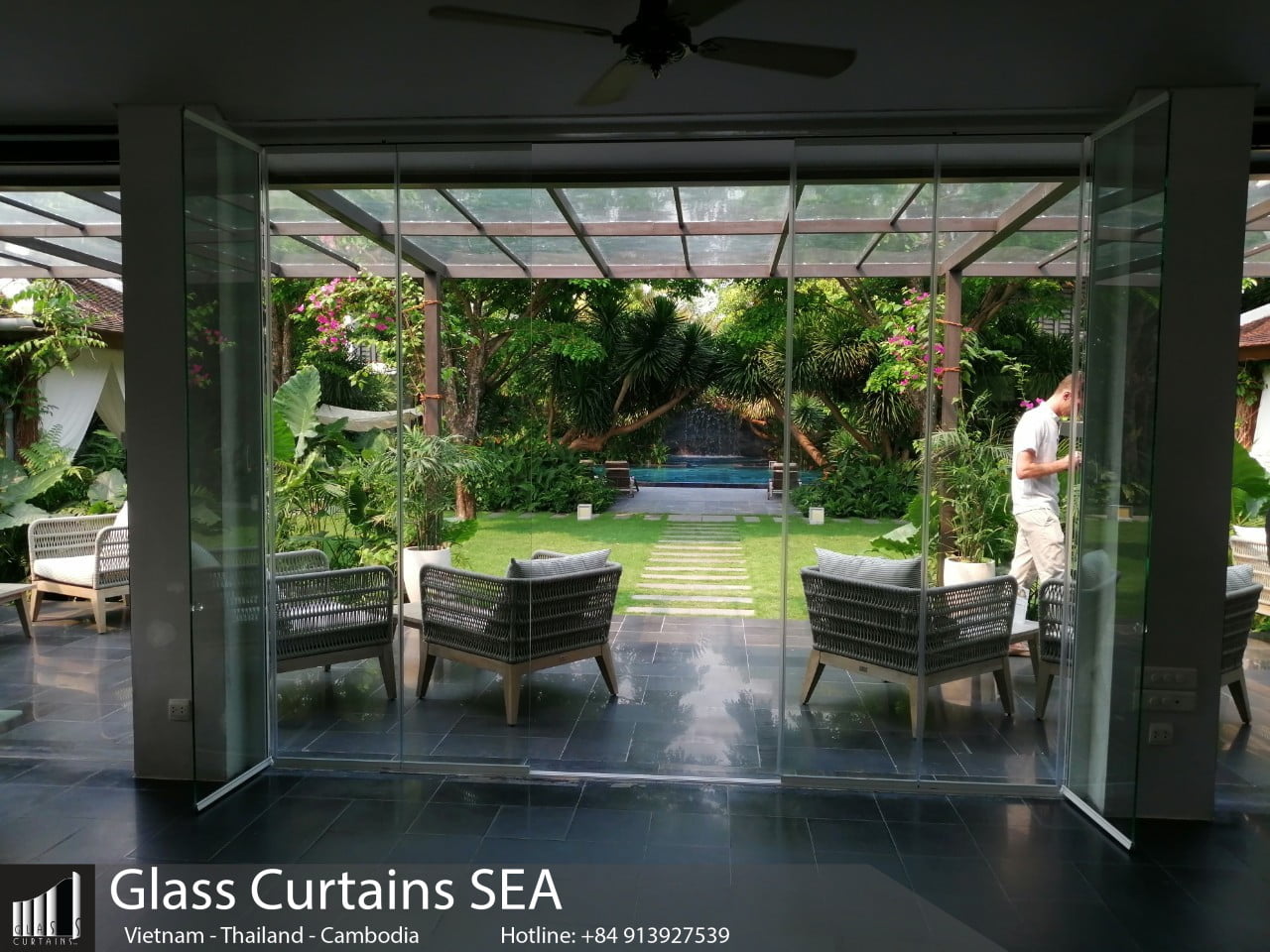 Thi công vách ngăn kính nhà hàng tại Glass Curtains SEA 4