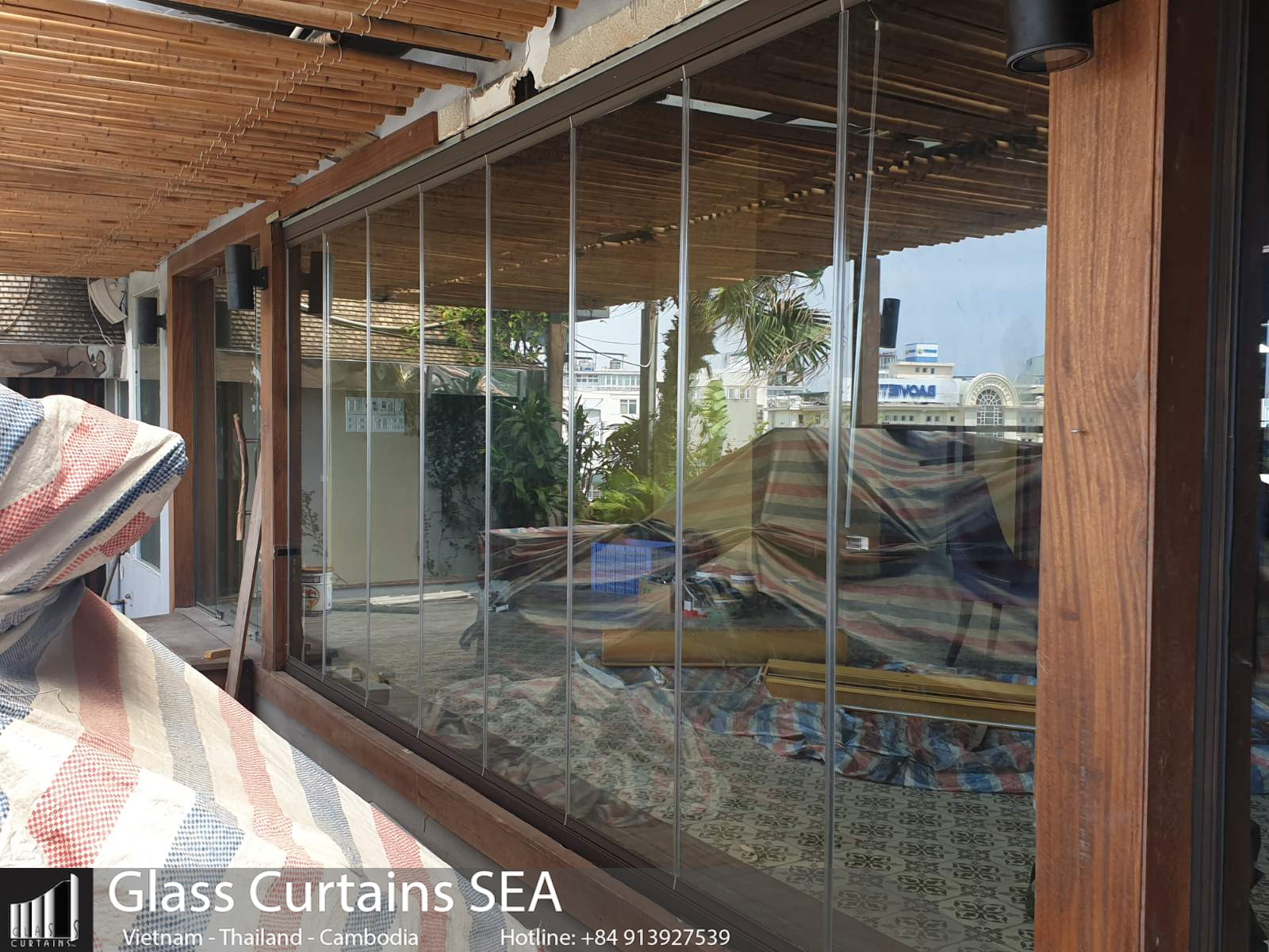 Thi công vách ngăn kính nhà hàng tại Glass Curtains SEA