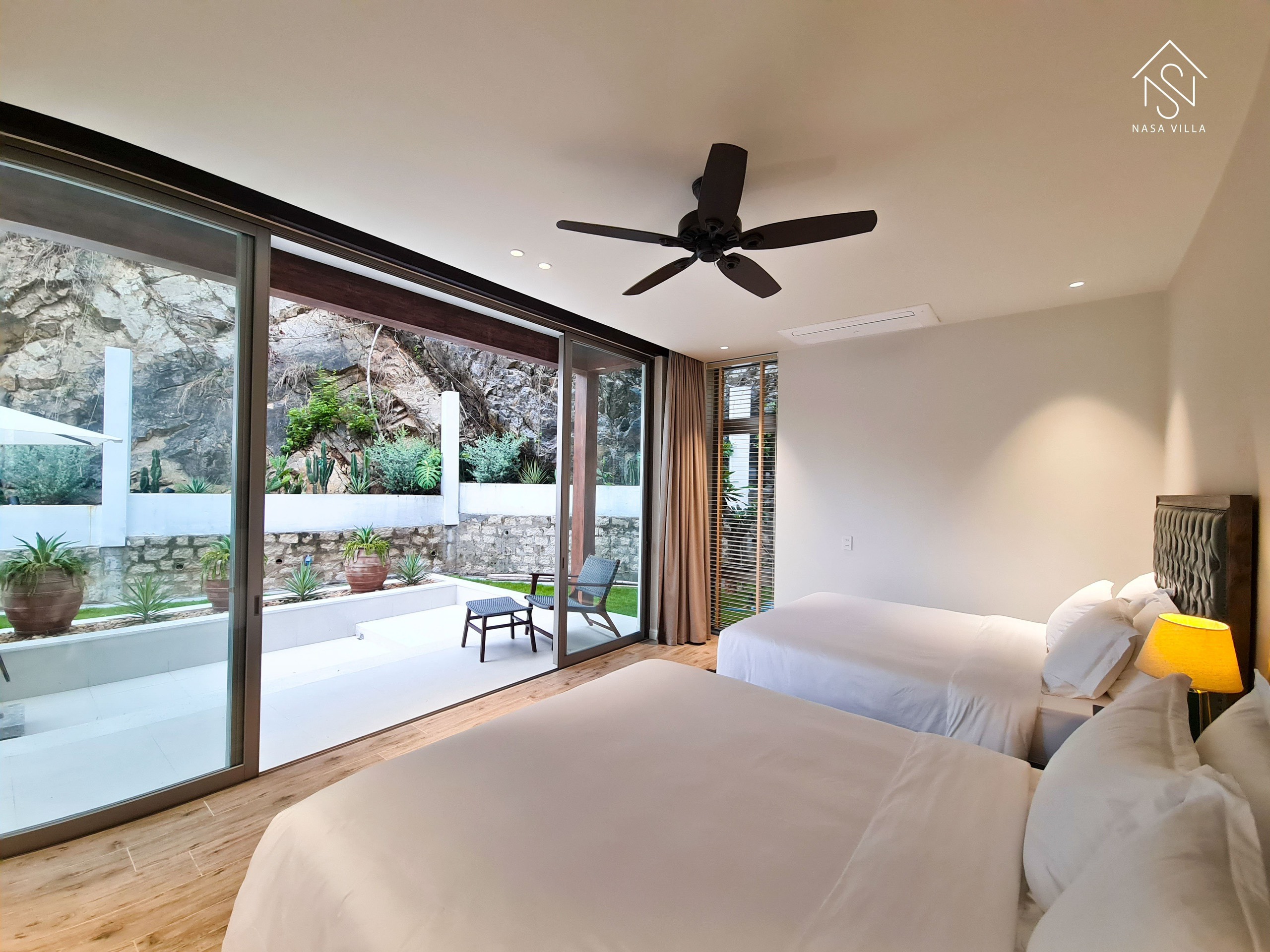 Thi công vách ngăn kính phòng ngủ đẹp tại Glass Curtains SEA sang trọng