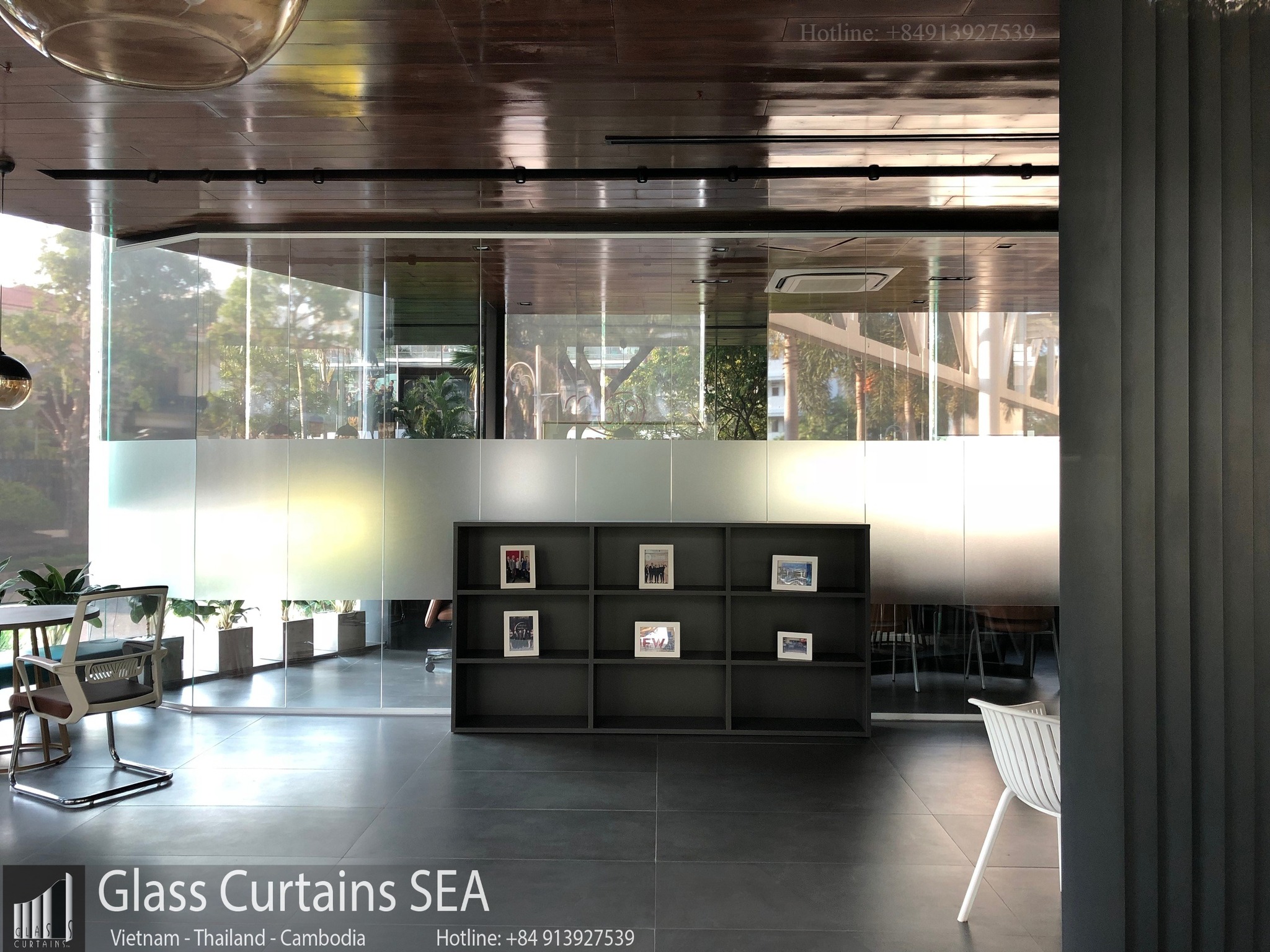 Thi công vách ngăn kính văn phòng tại Glass Curtains SEA 2