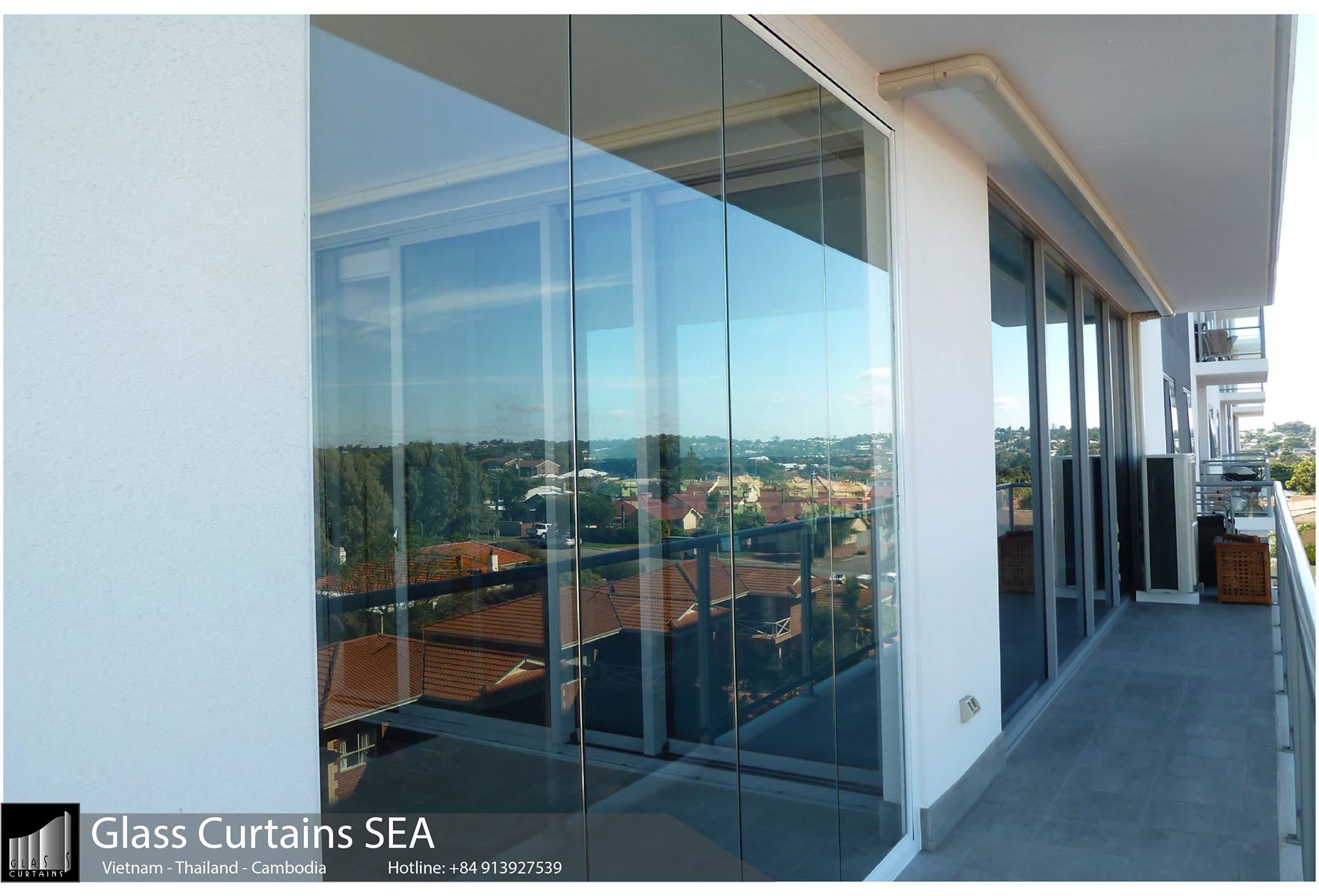 Glass Curtain Sea thi công vách ngăn phòng khách và bếp chung cư 7