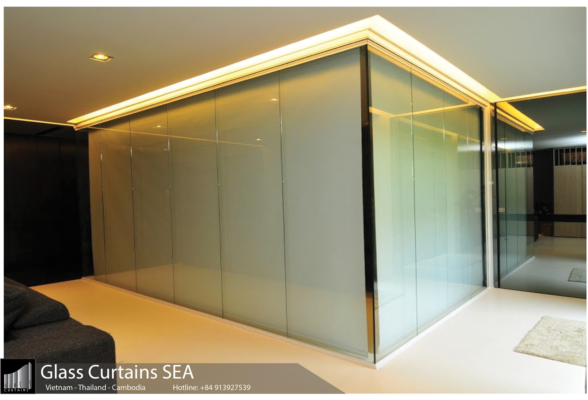 vách ngăn văn phòng gỗ kính đẹp tại glass curtan sea