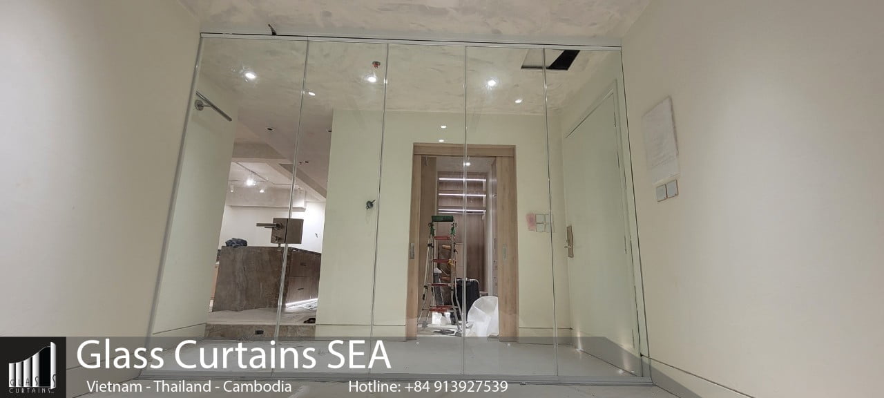 Cửa kính xếp trượt tại căn hộ SYMPHONY Long Biên TP HÀ NỘI